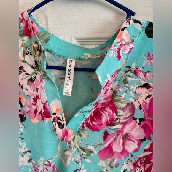 Dear Scarlett Floral 3/4 Length Sleeve Top - Picture 4 of 4